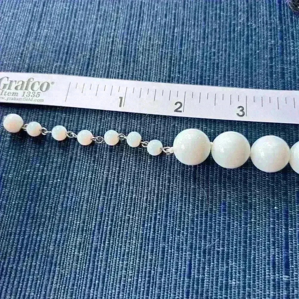 🏖️ Summer Jewelry SALE!! White beaded necklace and earring set. - Picture 5 of 8
